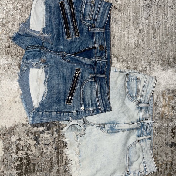 2 for 25$ American eagle Jean shorts 😍 - Picture 1 of 4